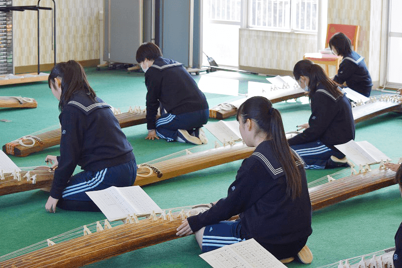 琴の授業風景